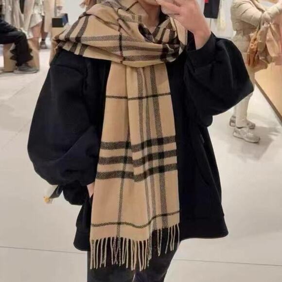 Burberry Camel Black Check Scarf 210x45cm NWT - Picture 2 of 4